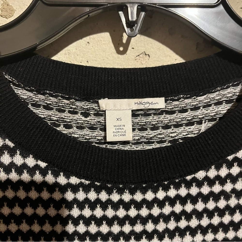 Halogen Sweater Womens XS Long Sleeve Geometric Design Black White Cotton Modal - Picture 5 of 9
